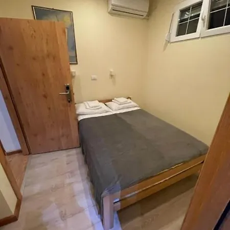 Gk Pansion Bed & Breakfast *